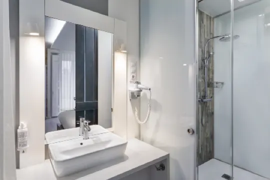 馬德里市中心富恩卡拉爾52號民宿酒店