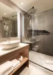 Radisson Hotel Nice Airport Hotels in Сен-Лоран-дю-Вар