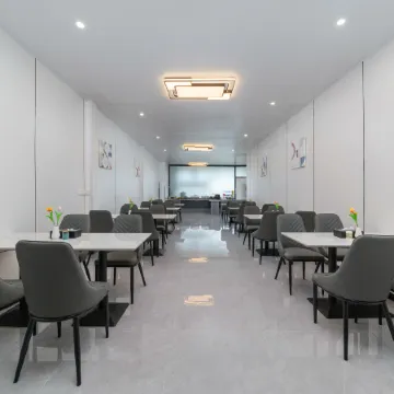 MEYO Hotel