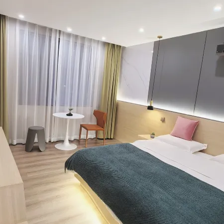 Anning Taoxi Hotel (Wuyue Plaza)
