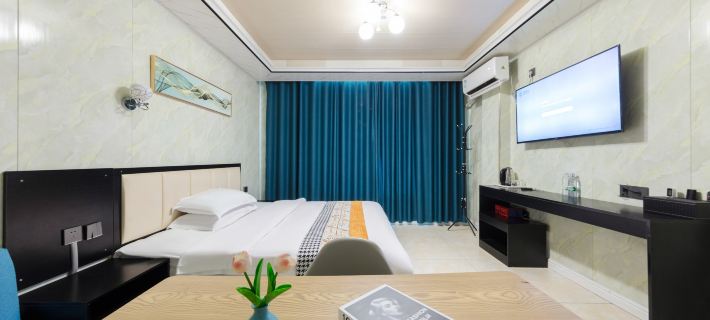 Qingfeng Hotel (Longhui No.9 Middle School) Hotels in Longhui