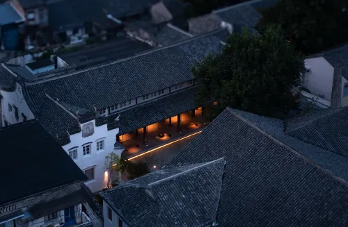 Linhai is not as good as Fang Holiday B&B (Ziyang Street Branch)