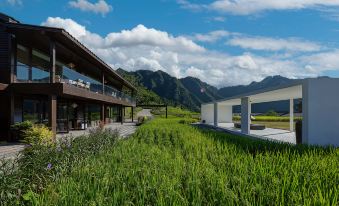 Trip.com Group Country Retreats (Zhang Jiajie Manson Joint Resort)