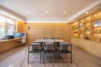 Tianlu Light Luxury Hotel Hotel di Alxa Right Banner