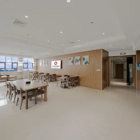 Laiwang Fashion Hotel (Wuzhou Wangcheng square)