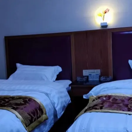 Huarong Xiangyue Hotel
