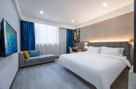 7 Days Premium Hotel (Xi'an Sanqiao Vientiane City Subway Station) Hotels near Shenjiapu Village