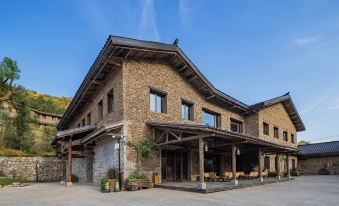 Jingshan Farm Century-old House Hotel