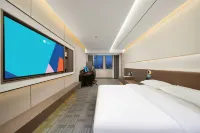i Electronic Sports Hotel (Xinyang High-speed Rail East Station Daxin Plaza)