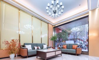 Liuyue Hotel (Liuzhou Wuxing Shangye Buxingjie Dewang Xintiandi)