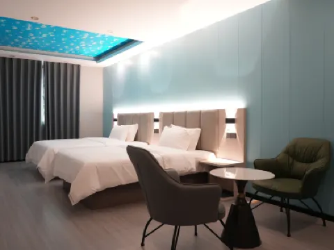 7 Days Premium Hotel (Sanya Daxiaodongtian Nanshan Temple) Hotels near Yazhou Ancient City