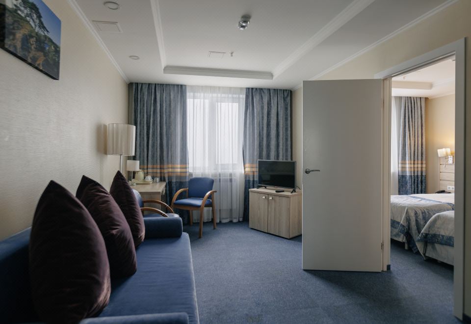 3. 호텔 이퀘이터..