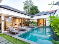 J4 Villas Sanur Hotels near شاطئ بينجيمباك