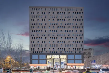 ORDOS LANFENG HOTEL Отели рядом с достопримечательностью «Mengguxiangqi Square»