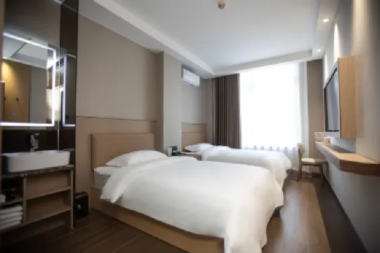 โรงแรมลี่จิ่ง ฮาร์บิน (มหาวิทยาลัยกงเฉิง) โรงแรมในHarbin East Railway Station