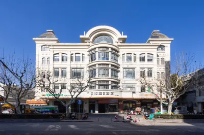 Weiting Hotel (Shanghai Luoxiu Road Subway Station) Hotels in Shanghai South Railway Station Area
