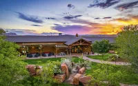 Desert Rose Resort & Cabins Hotels in Bluff