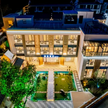 Shengtian Di Xian Yu Zhen Se zHSe Leisure Resort Center