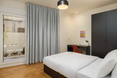 boat / house Hotels near KID LAND Stores
