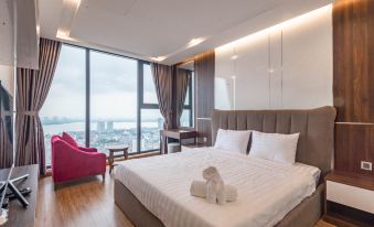 8. Suites H..