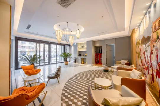 โรงแรมไป่เยว่เก๋อ (สถานีรถไฟเหยียนอัน)