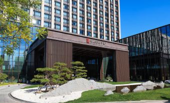 HUALUXE Beijing Xinan by IHG