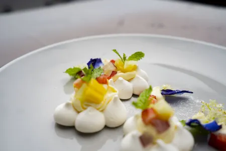 KajaNe Yangloni at Ubud Bali Отели рядом с достопримечательностью «Night At The Zoo»