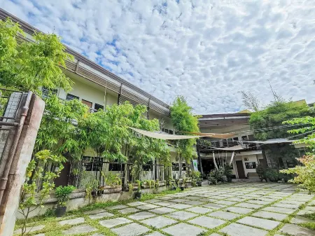 RedDoorz near KCC Mall Gensan Отели в г. Генерал-Сантос