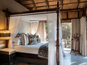 Ndlovu Safari Lodge