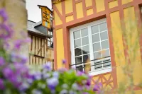 La Maison de Pierre et Valérie Saint Catherine Hotel a 