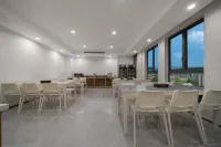 Xinyue Hotel - Near Jiangbei Airport (Baosheng Lake Metro)