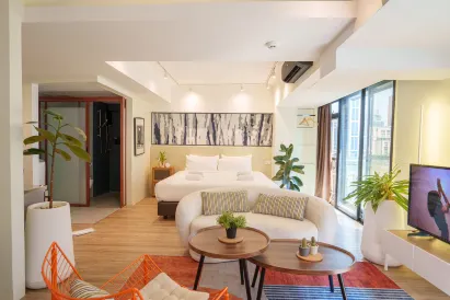 Gecko EYE Hotel