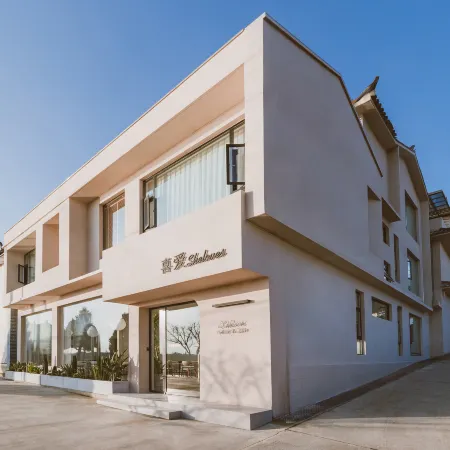 Dali Sheloves Resorts