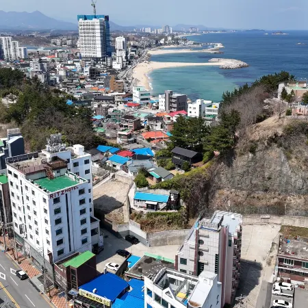 Sokcho Ritz Hotel Отели рядом с достопримечательностью «Пляж Сокчхо»