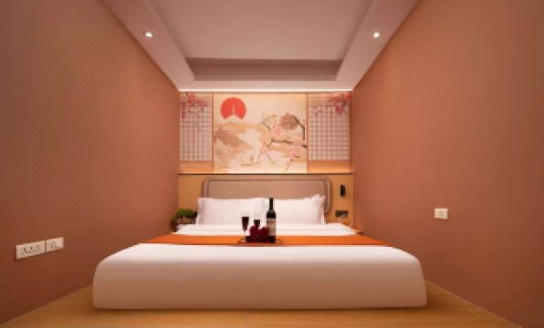 Designer hotel(HeChi BaiMa Pedestrian street)