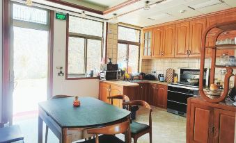 Youhai Yizhan Homestay