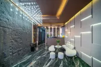 Blue Gum Zhenxiang Hotel - parkir