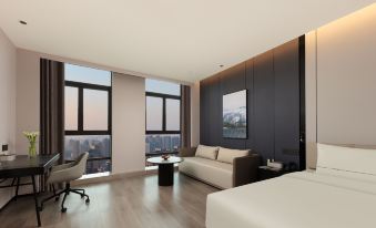 Atour Hotel Nantong ETDZ AEON Mall