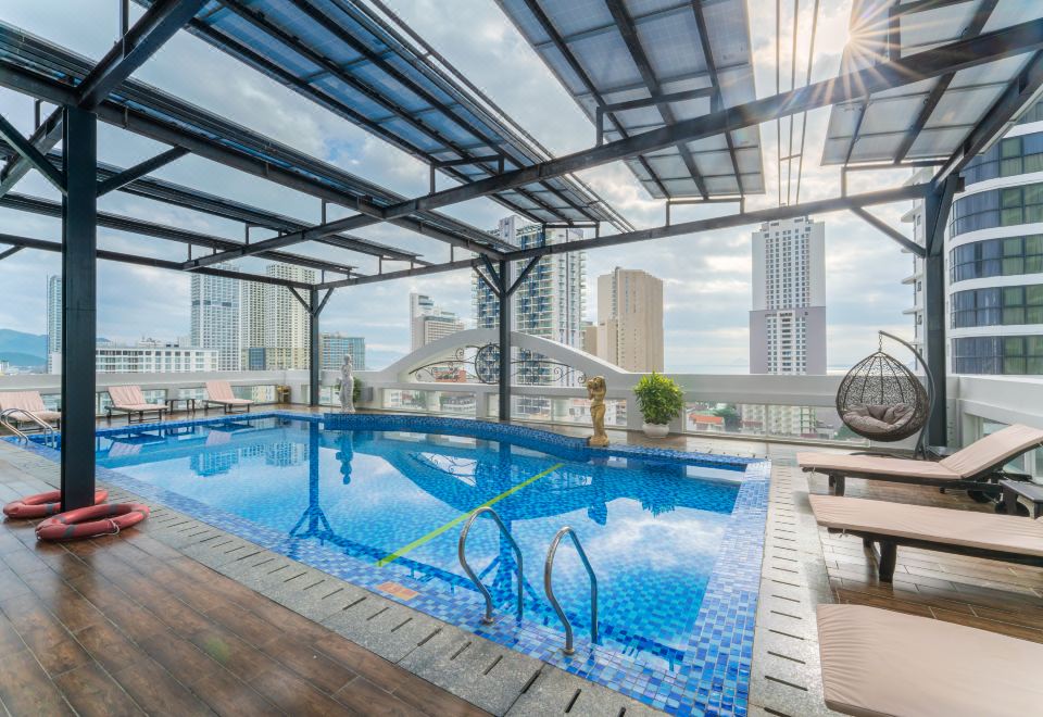 이세나 호텔 수영장
