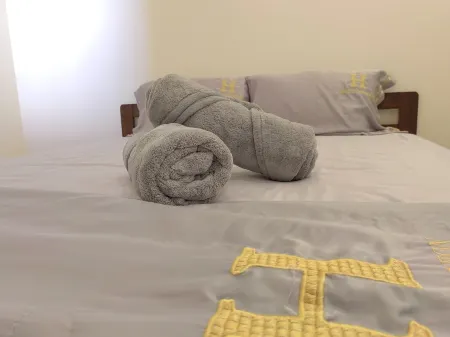 Leisure City NightView 2BR Urban Suites Georgetown