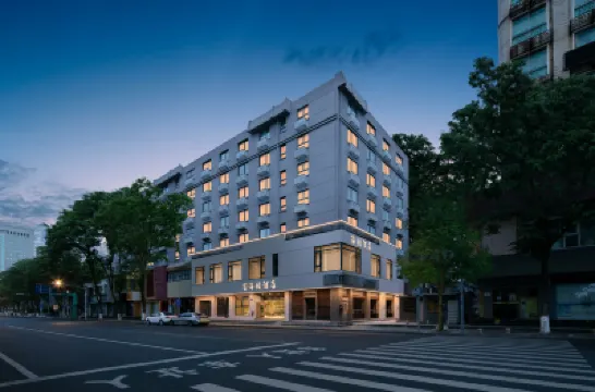 Ningbo Haibo Hotel (Tianyi Square Chenghuangmiao Subway Station) Hotels near Moon Lake Park