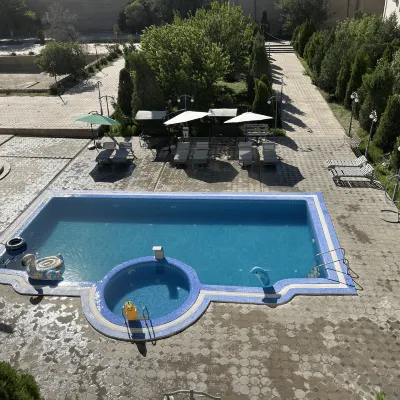 Qibla Tozabog Hotels near Kuhna Ark