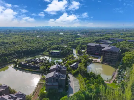 Jurong Maoshan Gequan Resort Отели рядом с достопримечательностью «Yuanfu Wanning Palace»