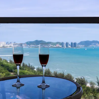 Bage Holiday Inn (Family Hotel) Hotels near Sanya Bay