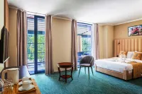 River Inn Hotel