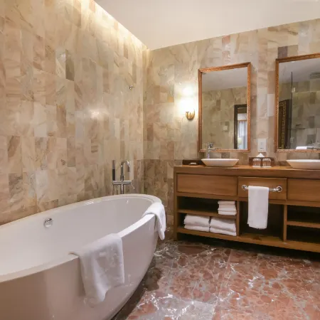 Hotel Yak & Yeti Отели рядом с достопримечательностью «Казино Рояль»