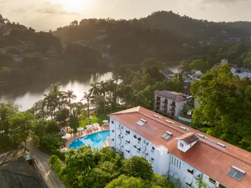 Hotel Suisse Hotels in Kandy