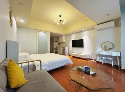 Longyan girl goes to the hotel, Longyan Wanda store. Hotels in Wanda Plaza