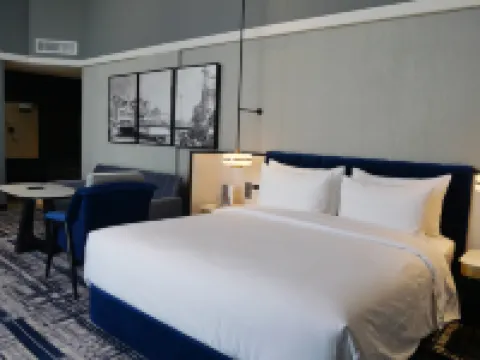 Mercure Surabaya Manyar Hotels in Mulyorejo