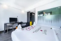 Z8 beach 度假酒店（近中天海灘100m|中文服務|客房獨立陽台） - Wi-Fi